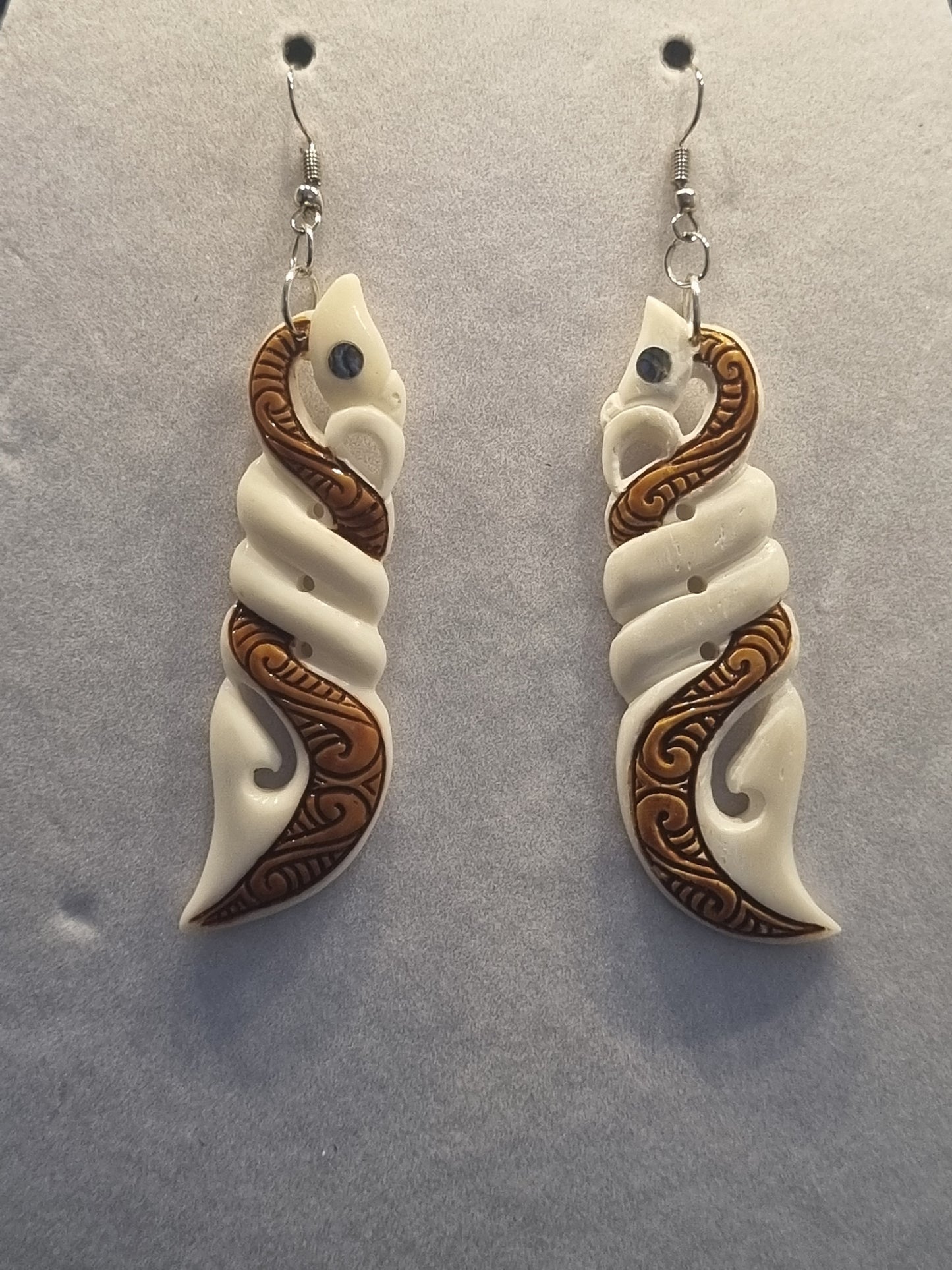 Bone earrings (stain with paua) - Manaia