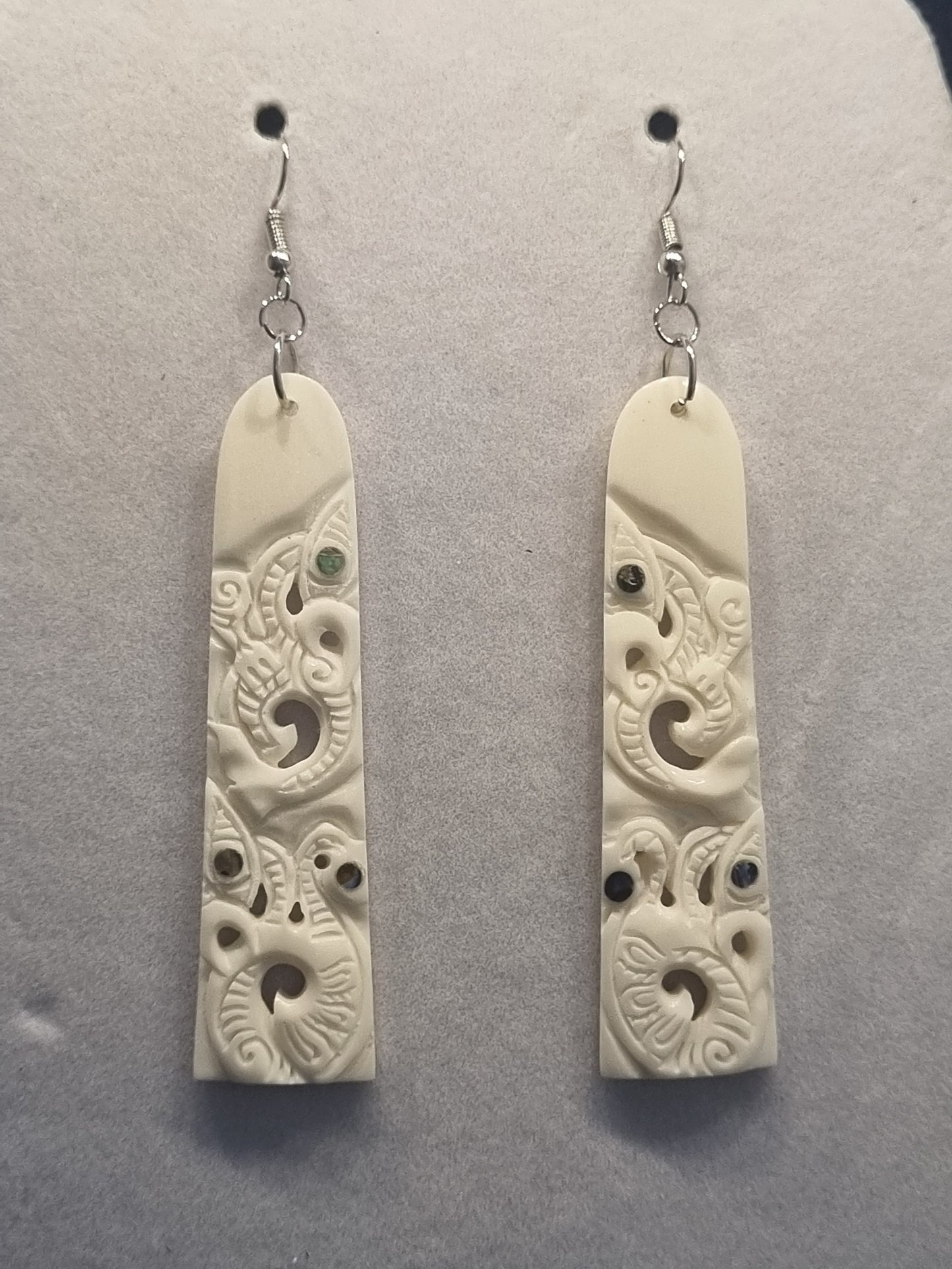 Bone earrings - Manaia