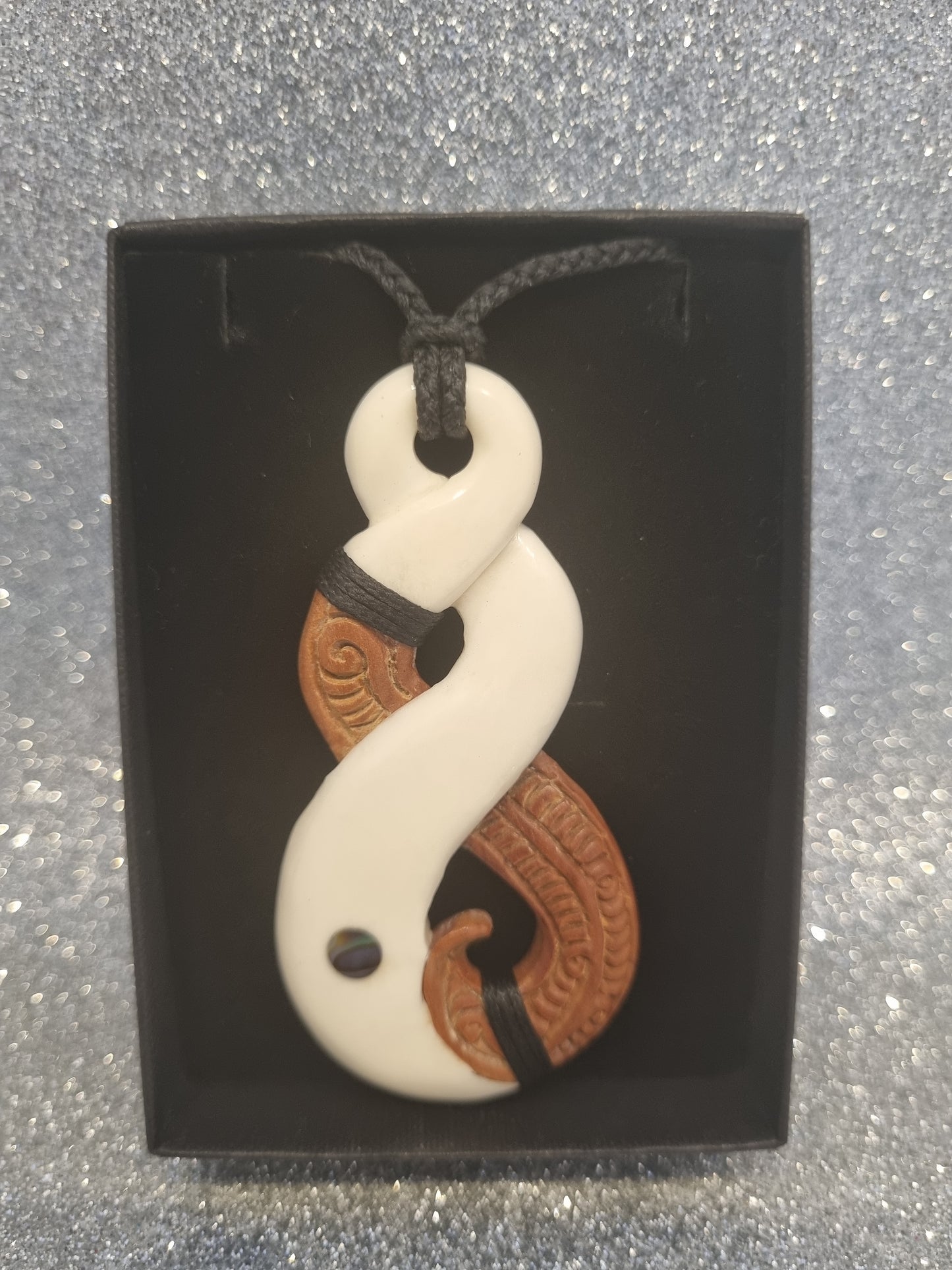 Pikorua Bone/Wood Carving (Medium)