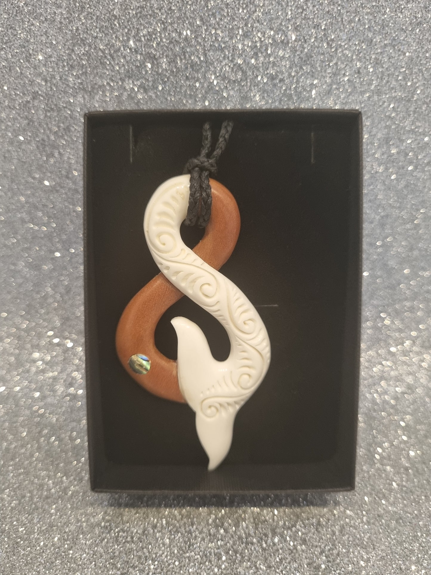 Pikorua Bone/Wood Carving (Medium)