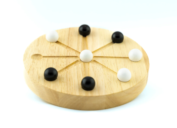 Mū Tōrere board game